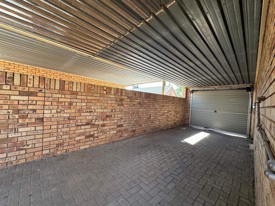 To Let 3 Bedroom Property for Rent in Groenvlei Sh Free State